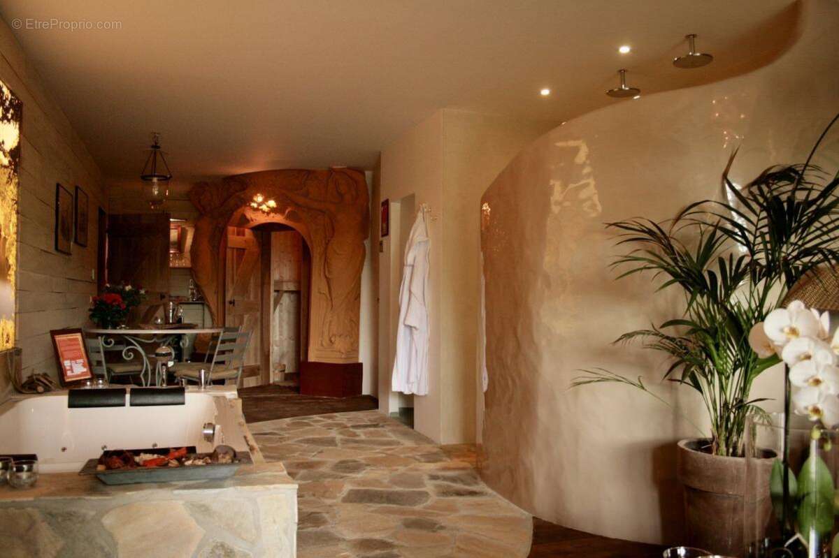 Appartement à CROZANT