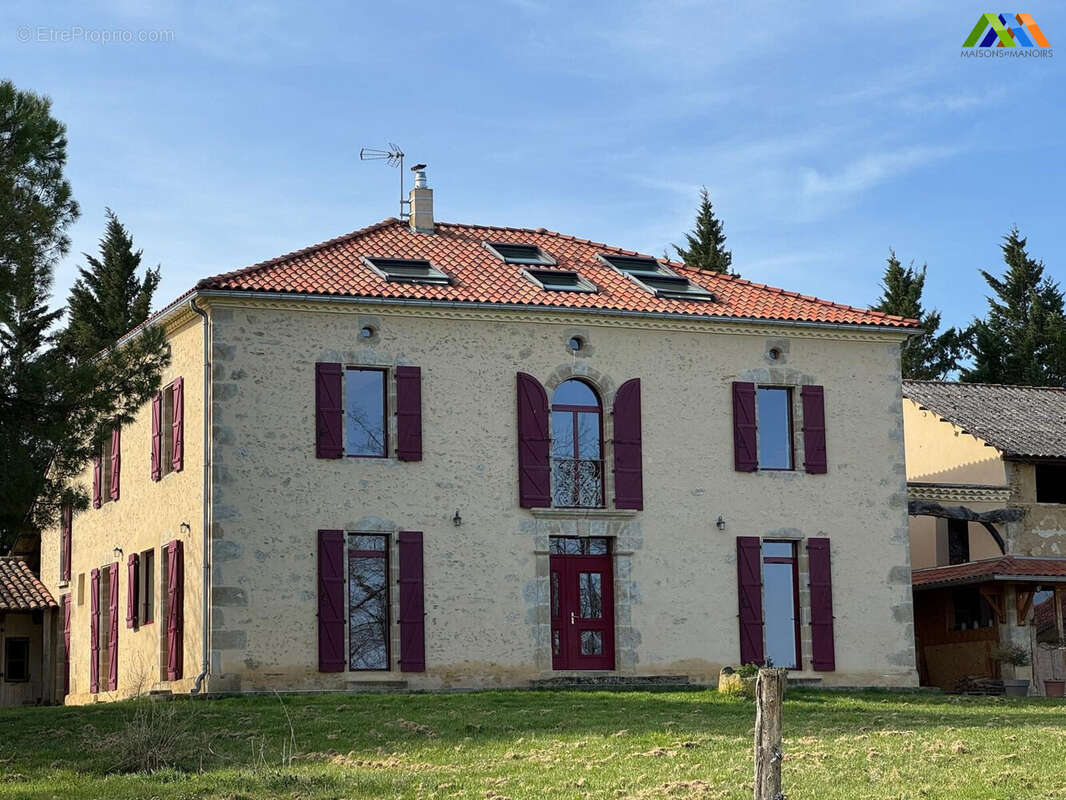 Maison 397 m² à Saramon  - photo 4
