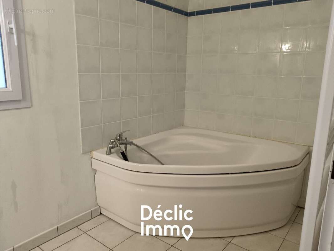 Maison à BRIZAMBOURG