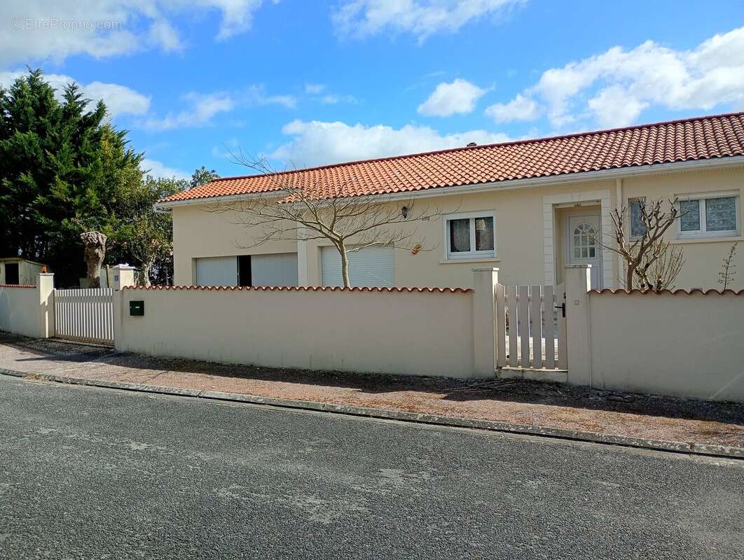 Maison à LOUZAC-SAINT-ANDRE