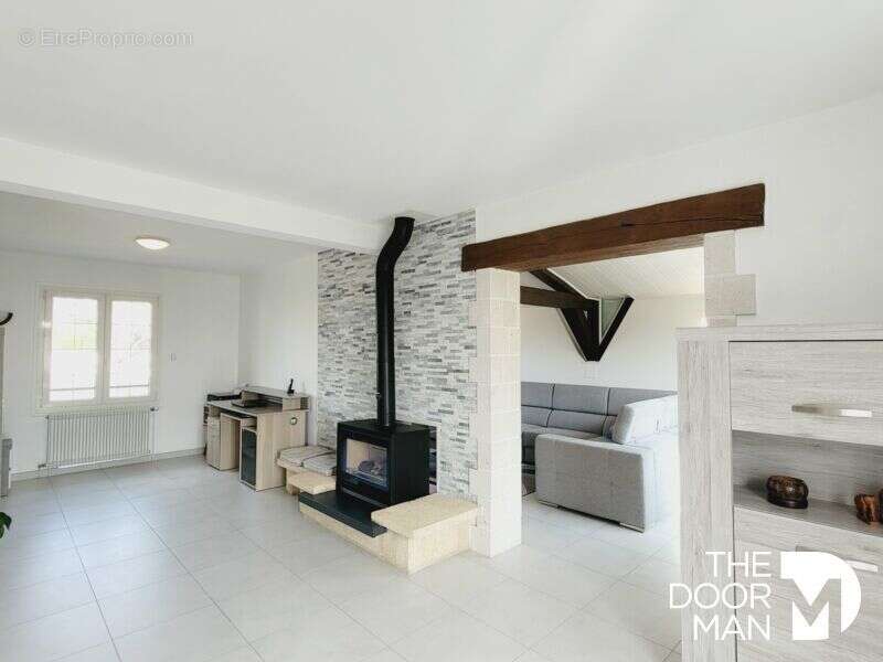 Maison à CANDE-SUR-BEUVRON