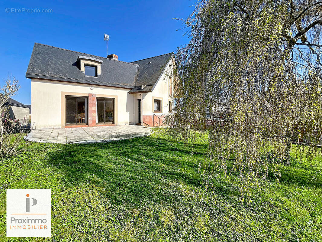 Maison à MESSAC