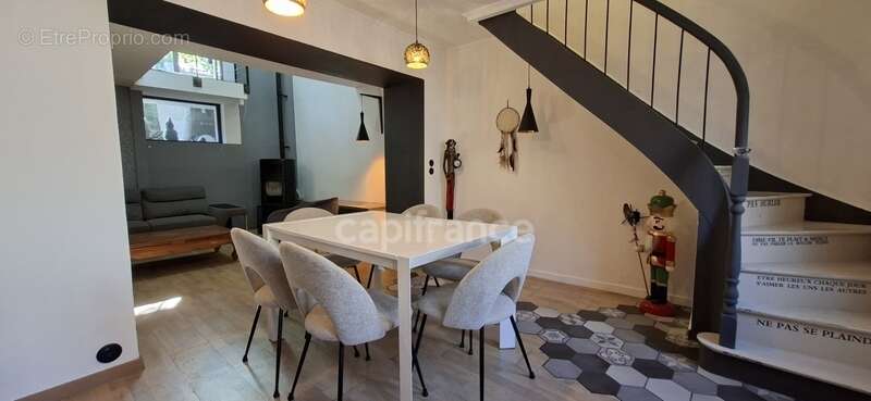 Maison à SERRIERES-EN-CHAUTAGNE