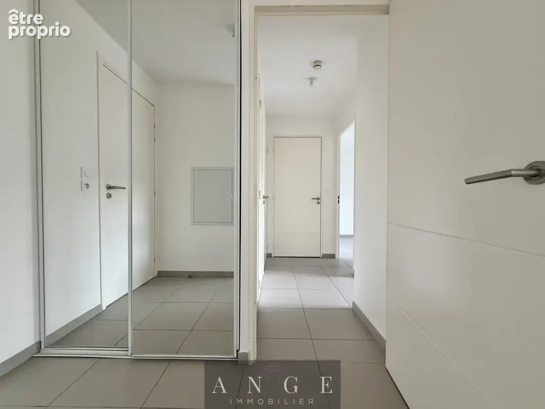 Appartement t3 - 65m2 - terrasse  - résidence standing - piscine - marseille 11 les camoins - photo 2