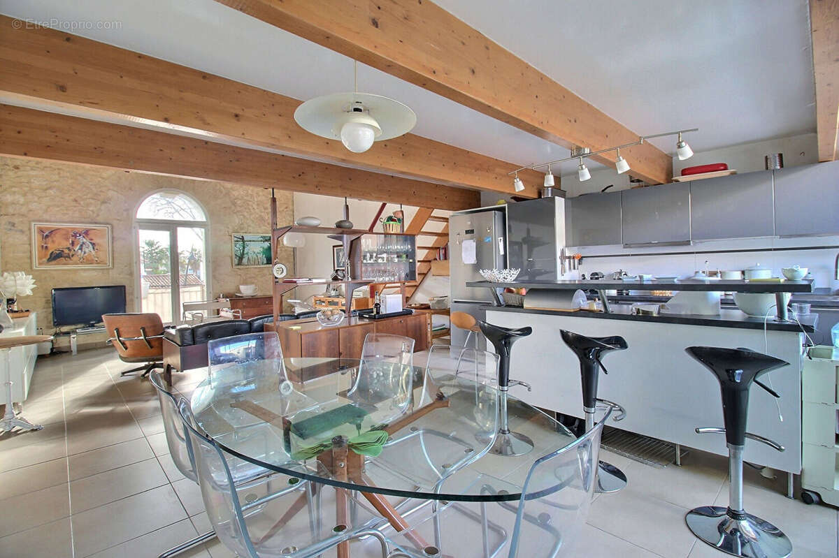 Appartement à MAUGUIO