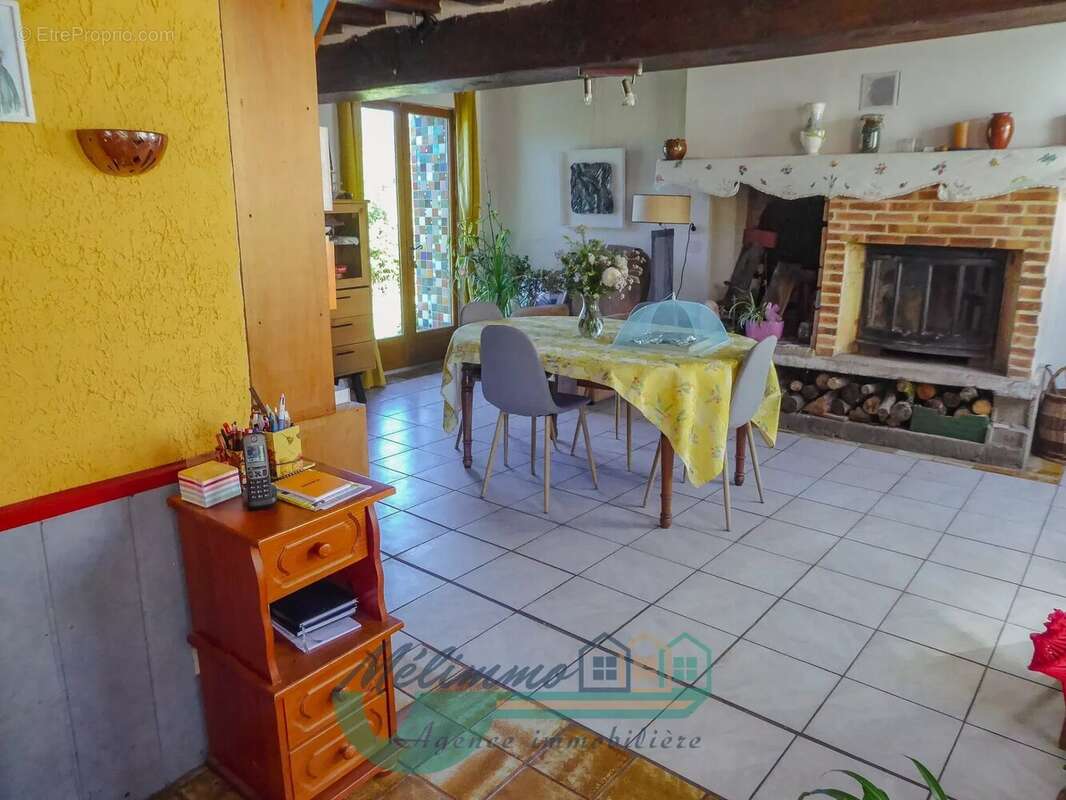 Maison 108 m² à Fontaines  - photo 5