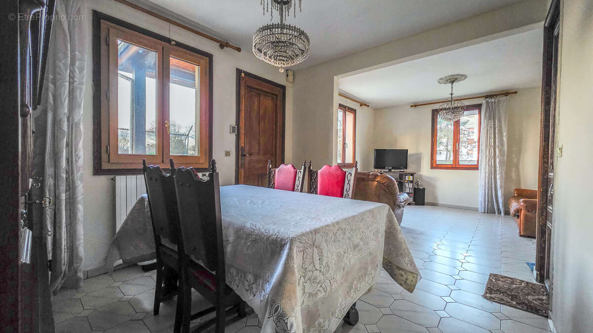 Maison à SARTROUVILLE