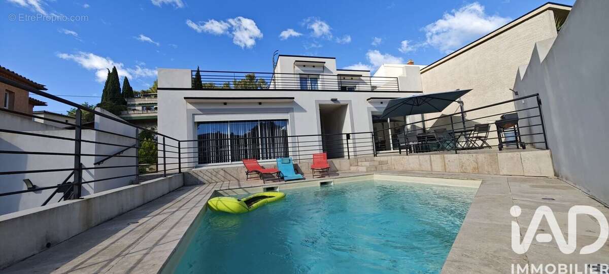 Photo 2 - Maison à NIMES