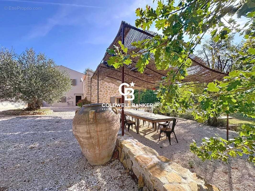 Maison à TOURRETTES