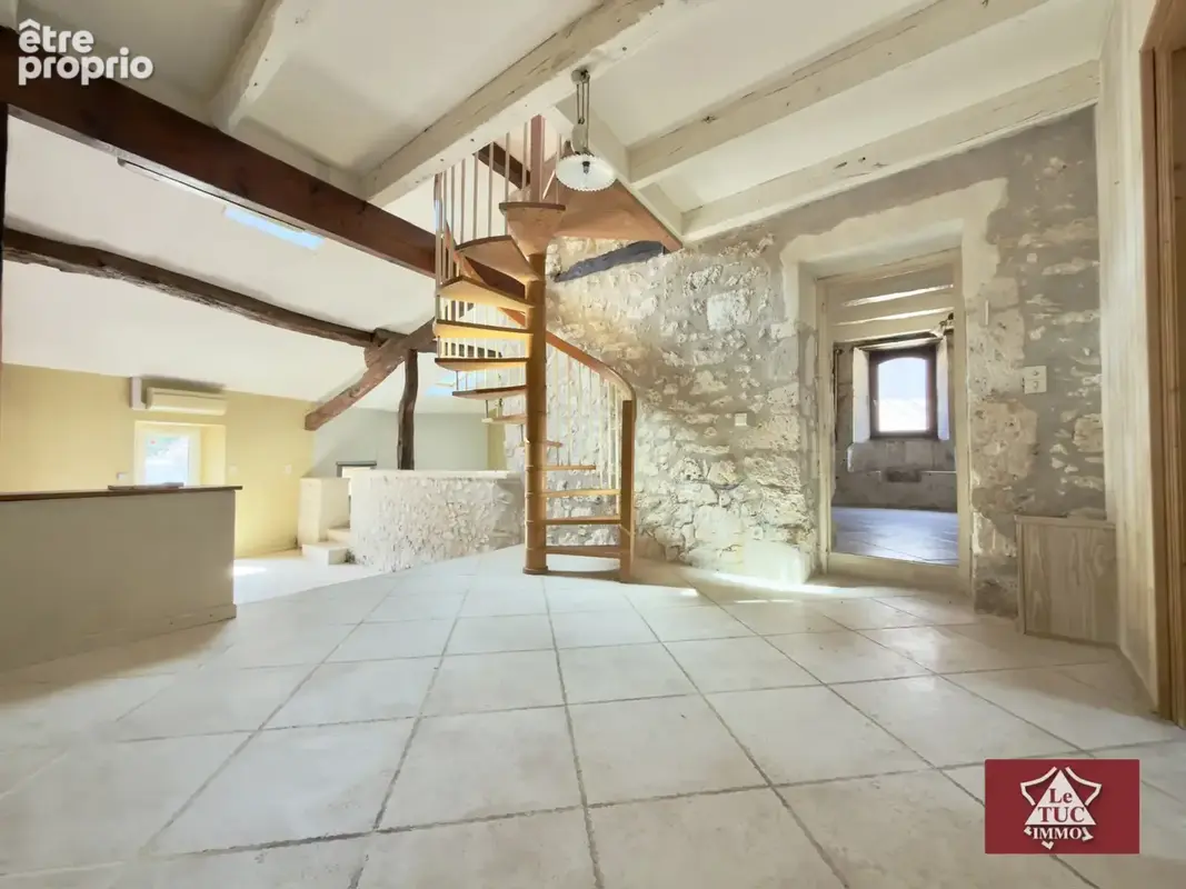 Grande maison en pierre avec dépendances et jardin - photo 12