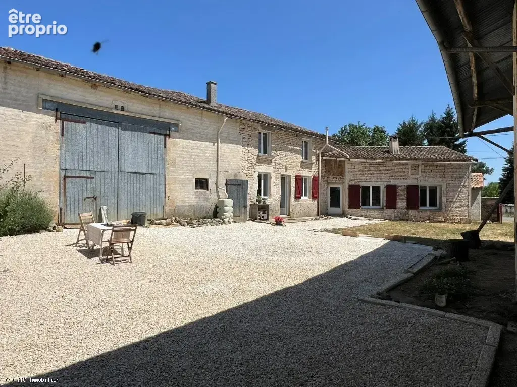 Charmante Maison en Pierre avec Dépendances et Cour Intime – Proche Sauzé-Vaussais - photo 2