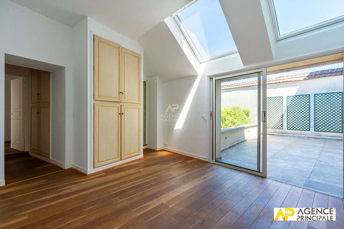 Maison Le Mesnil Le Roi 8 pièce(s) 145 m2 - photo 15