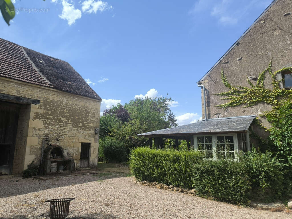 Maison à BEAULIEU