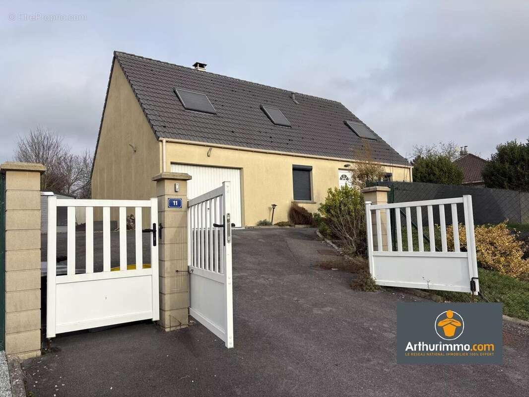 Maison à NEUFCHATEL-SUR-AISNE