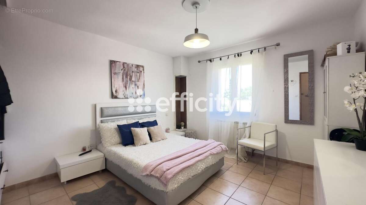 Maison à PONT-SAINT-ESPRIT