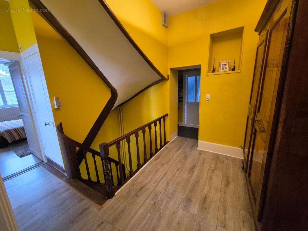 Maison à MONTGIVRAY