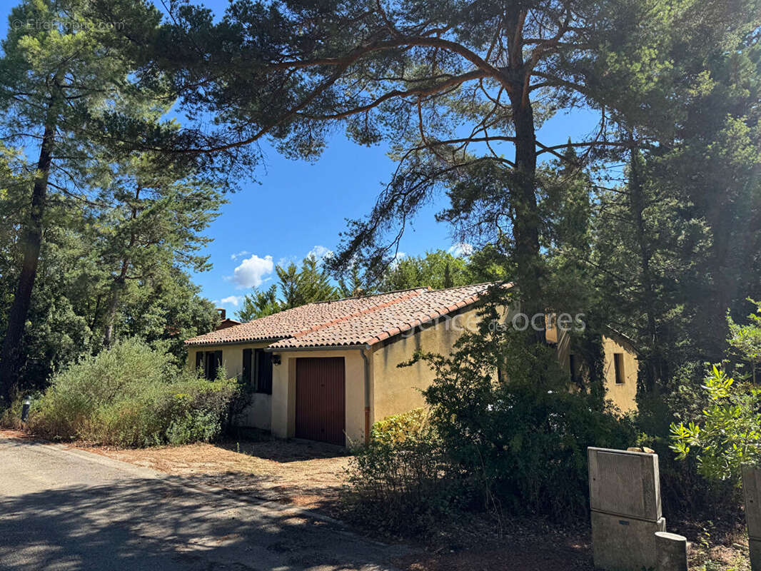 Maison à ROUSSILLON