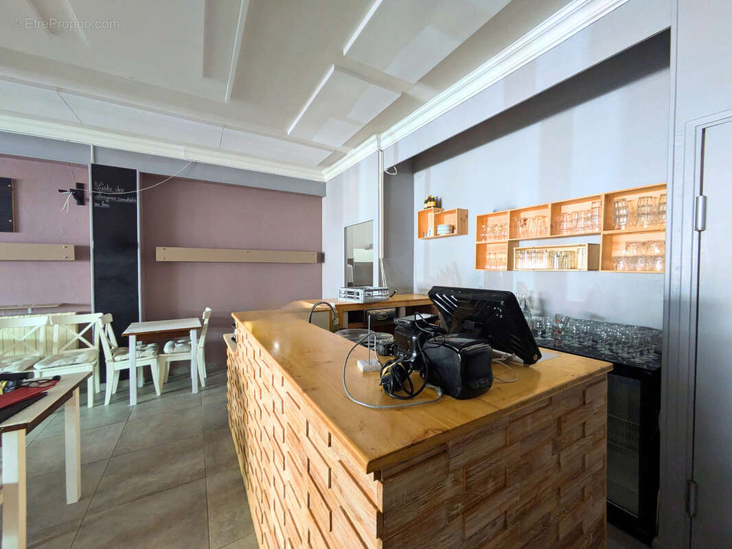 Commerce à SAINT-BONNET-EN-CHAMPSAUR