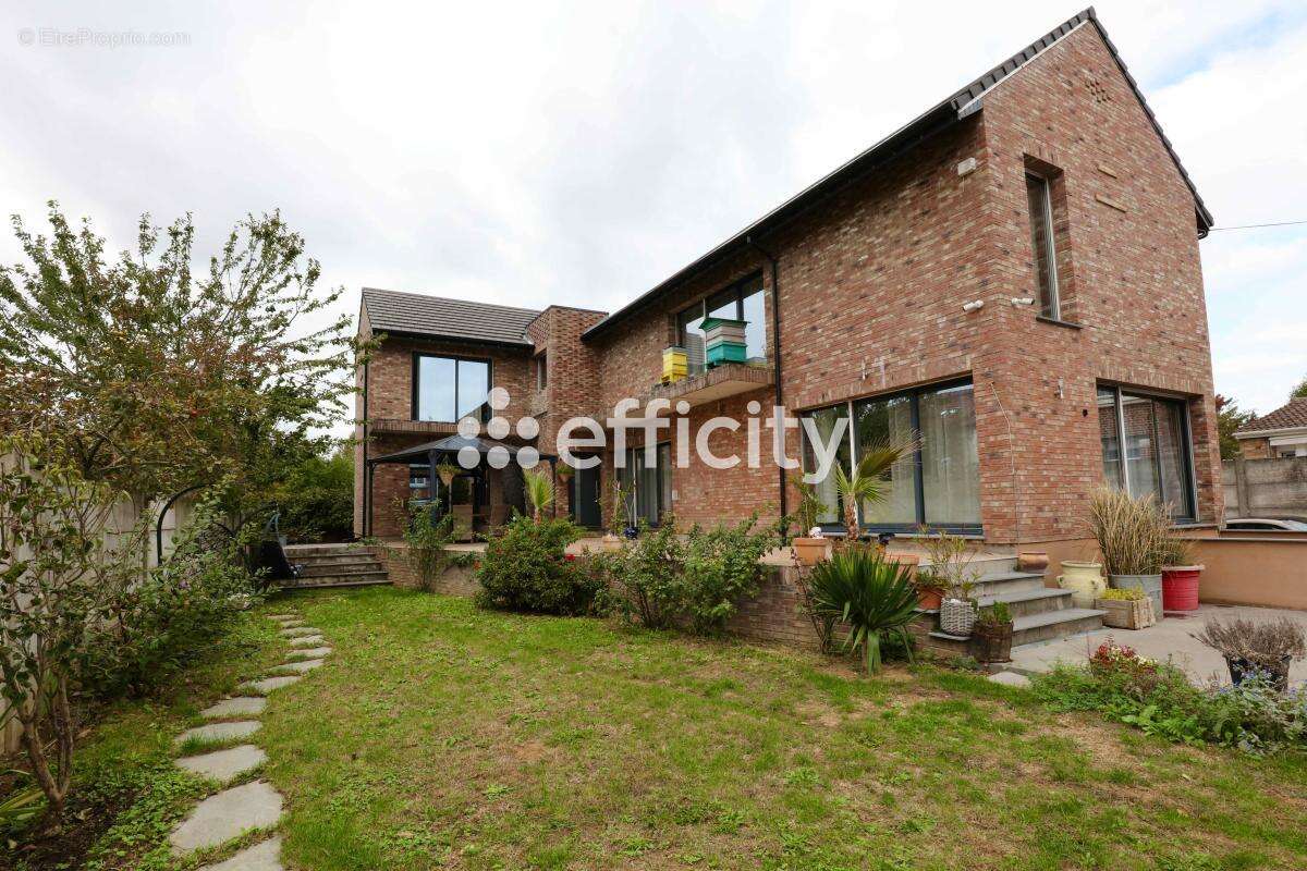 Maison à SALLAUMINES