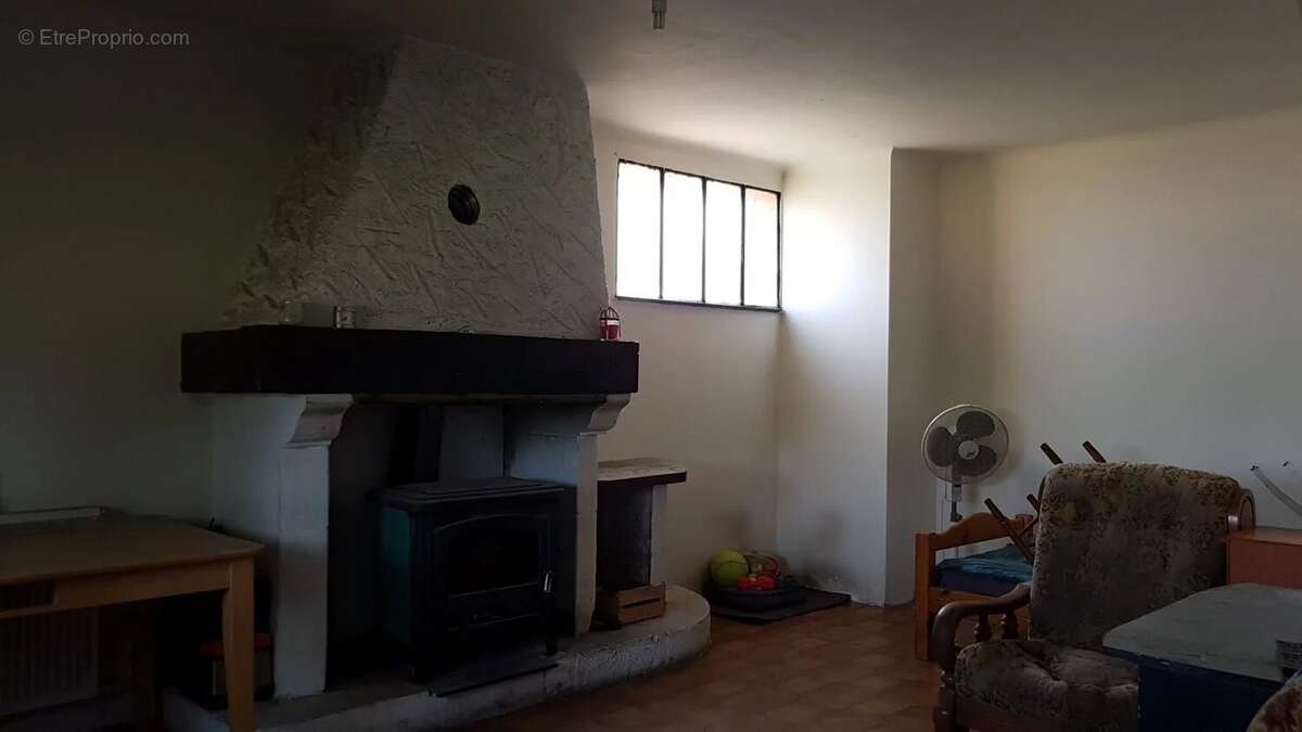 Maison à CASTELNAU-MONTRATIER