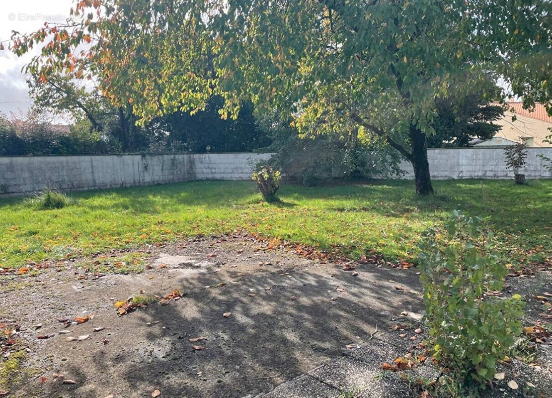 Terrain à ECHILLAIS