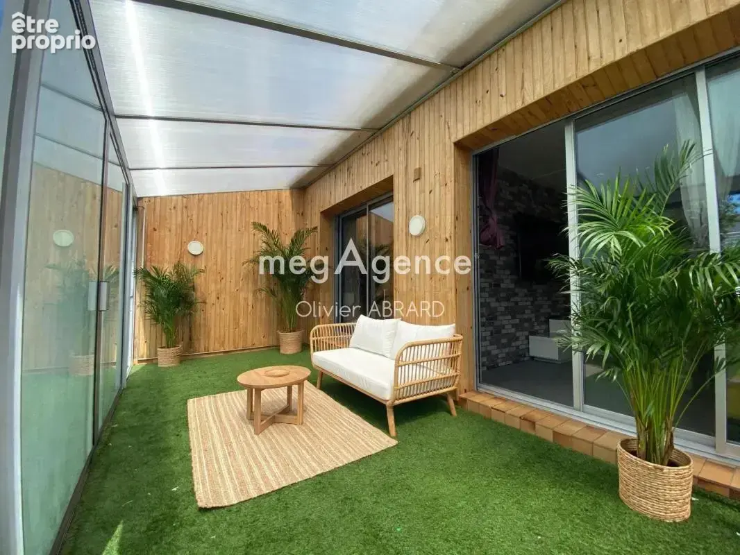 Maison bourg 202 m2 4 chambres terrain 606 m2 - photo 2