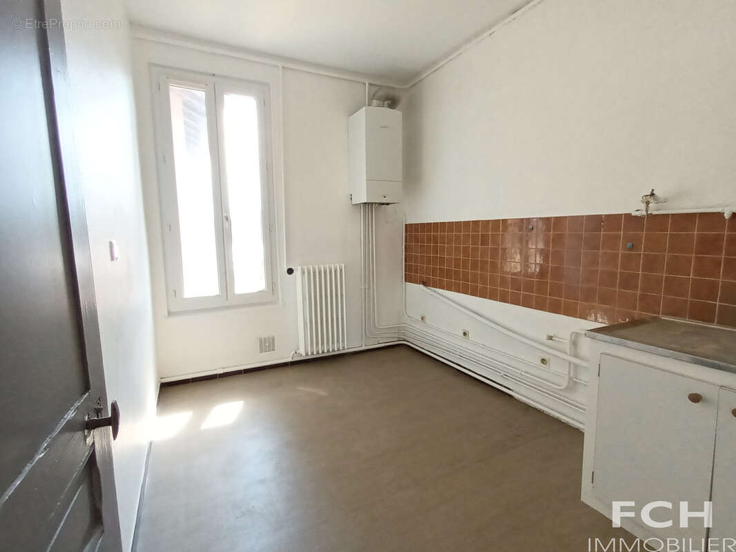 Appartement T2 Bis au 3oétage sans ascenceur - photo 2