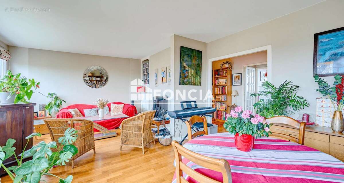 Appartement à BOURG-LA-REINE