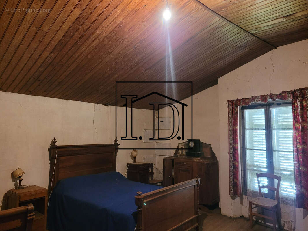 Chambre 3 - Maison à CONNE-DE-LABARDE