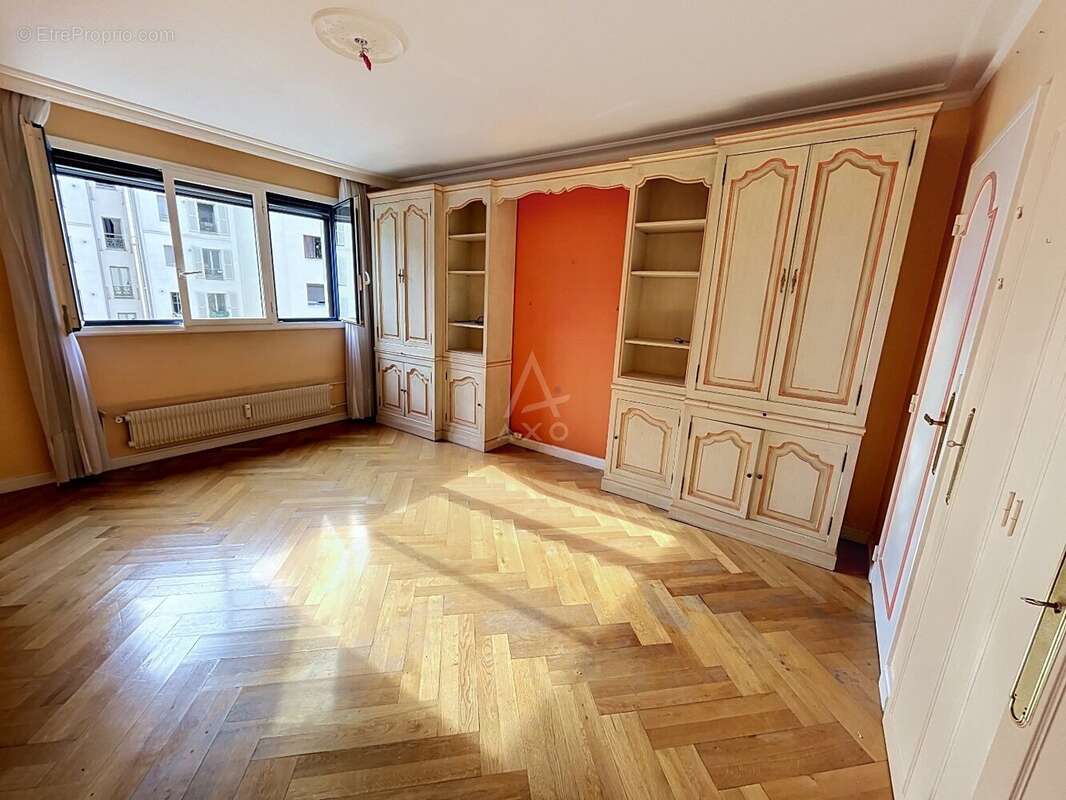 Appartement lumineux de 80,72 m²  Vue dégagée  Fort potentiel d'aménagement - photo 7