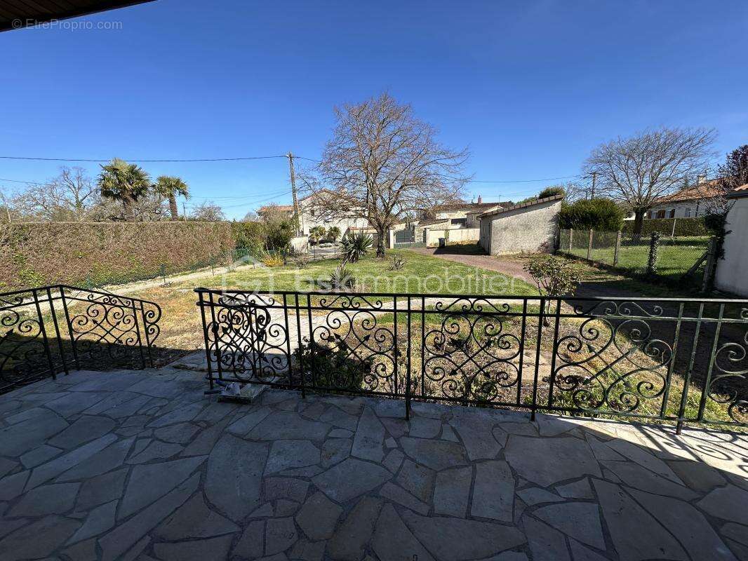 Maison à NEUVILLE-DE-POITOU