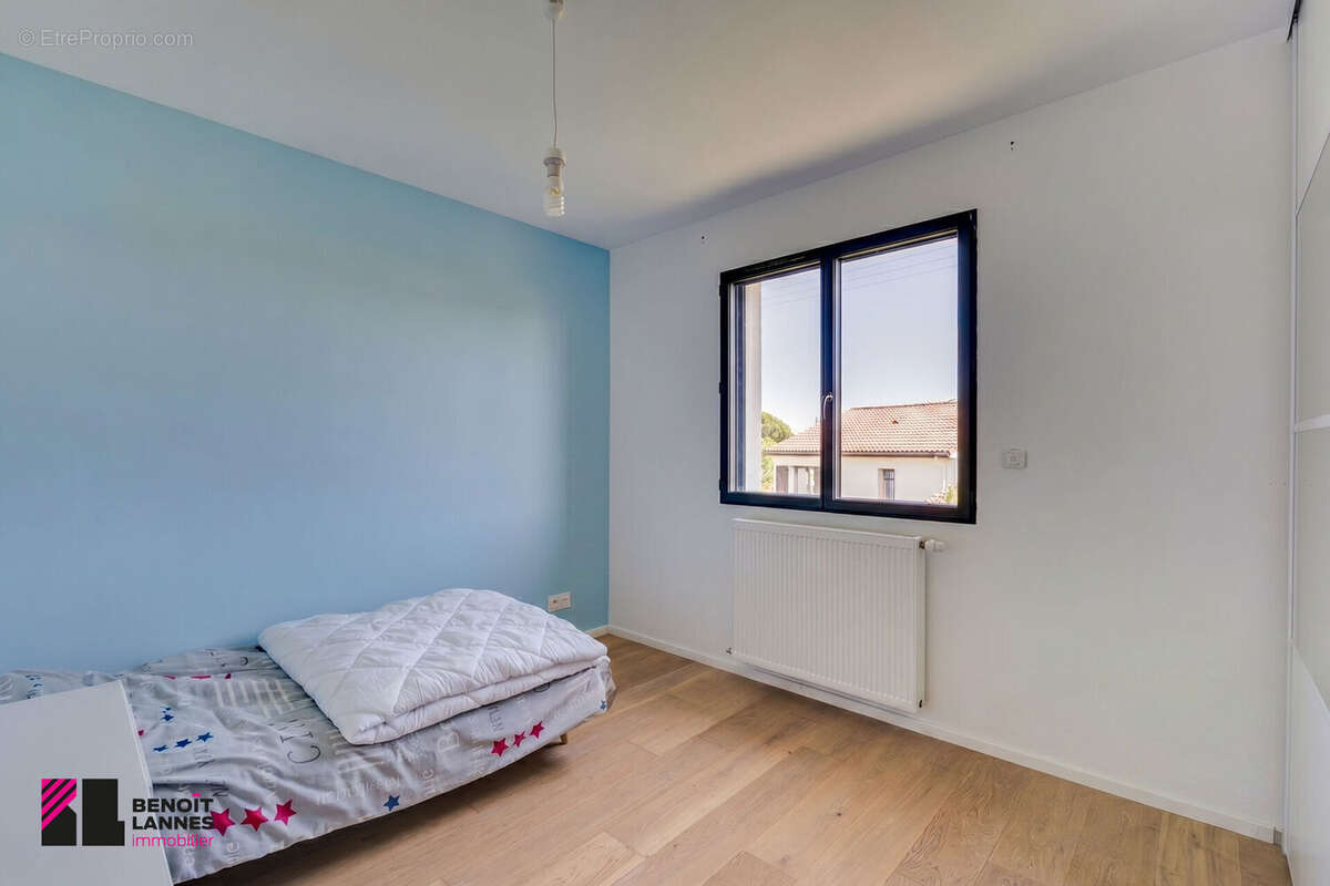 Maison 165 m² à La Salvetat-Saint-Gilles  - photo 9