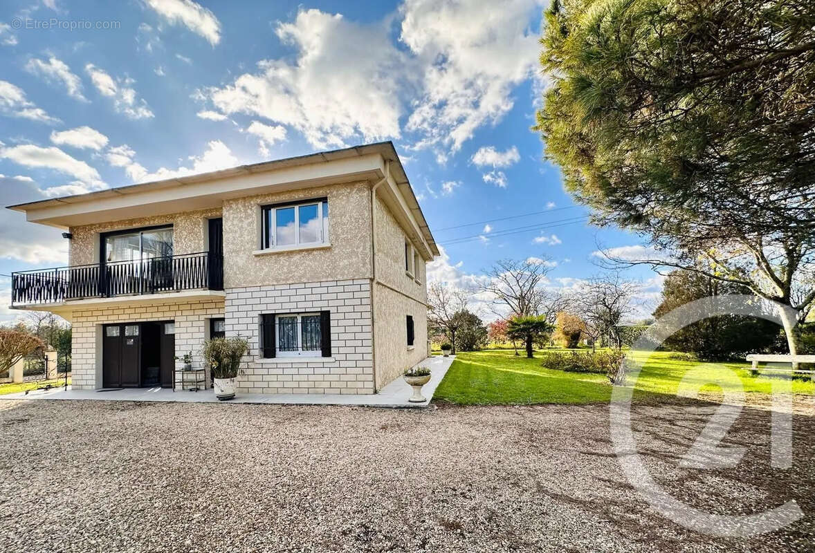 Maison à SAINT-ANDRE-DE-CUBZAC
