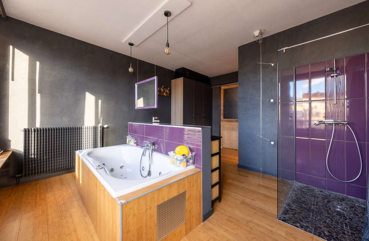 Appartement à SAINT-ETIENNE