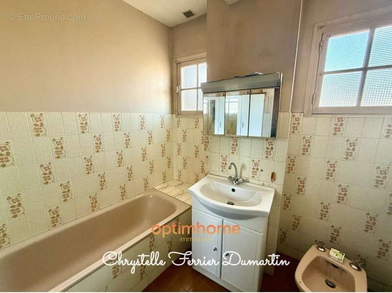 Maison à SAINT-QUENTIN-DE-BARON