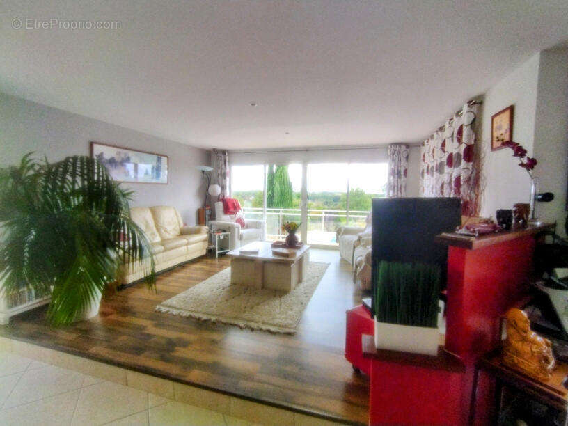 coin salon - Maison à CASTELNAU-MONTRATIER