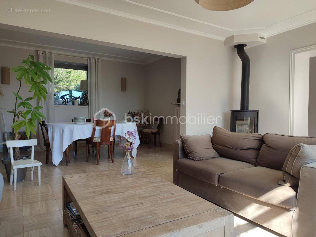 Maison à CONDE-SUR-SARTHE