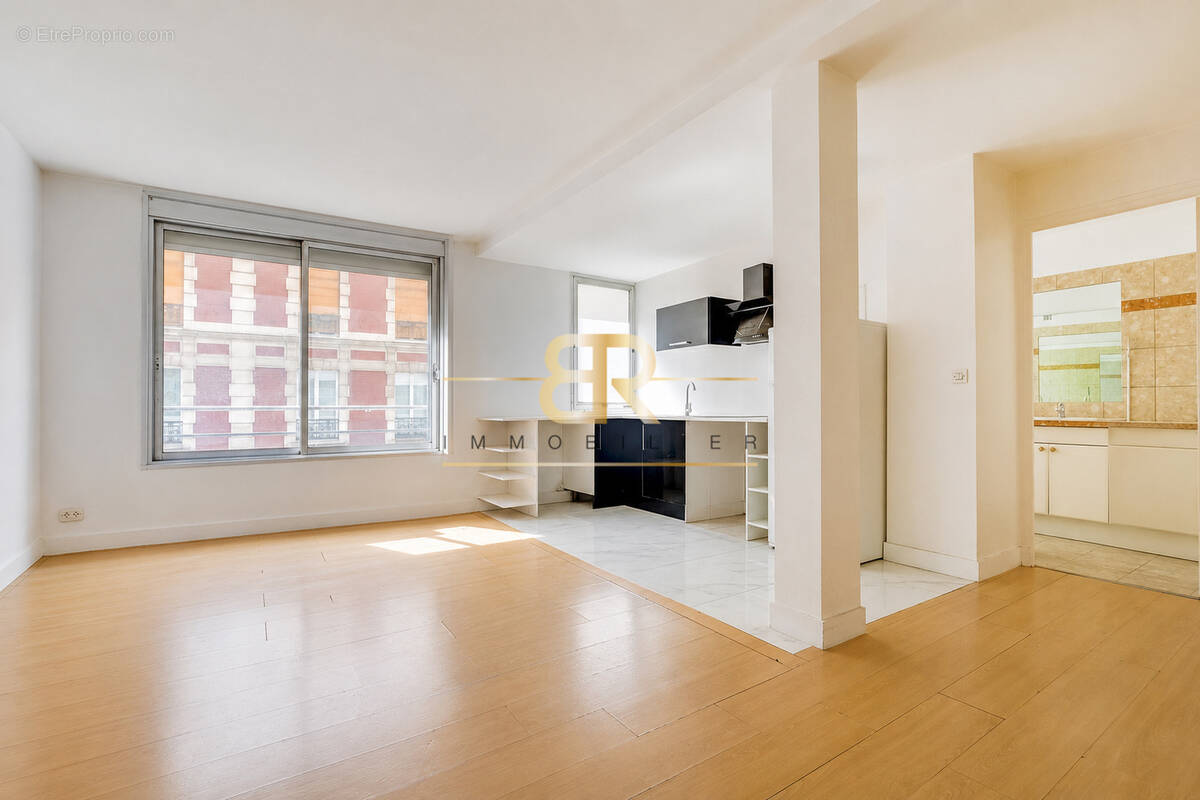 Appartement à PARIS-11E