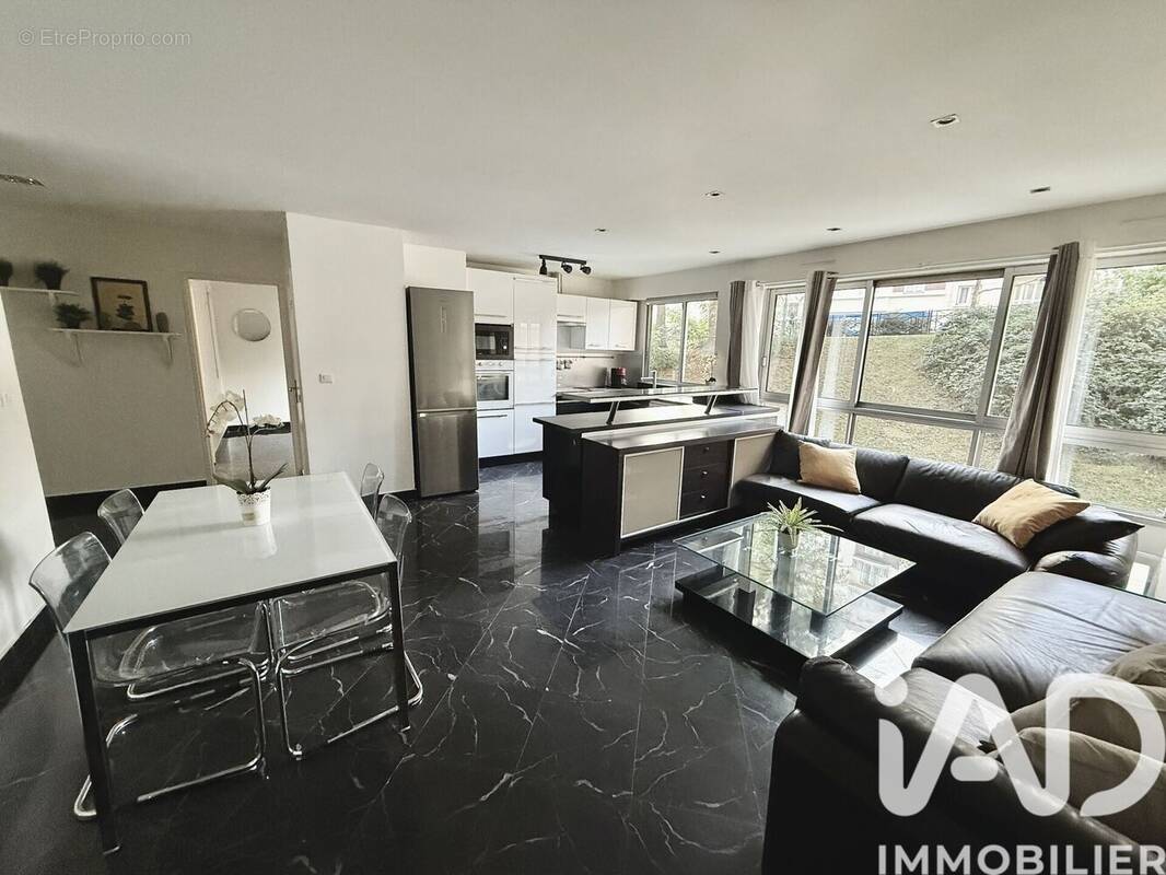 Photo 1 - Appartement à COURBEVOIE