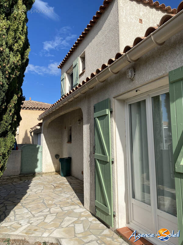 Maison 104 m² à Sigean  - photo 1