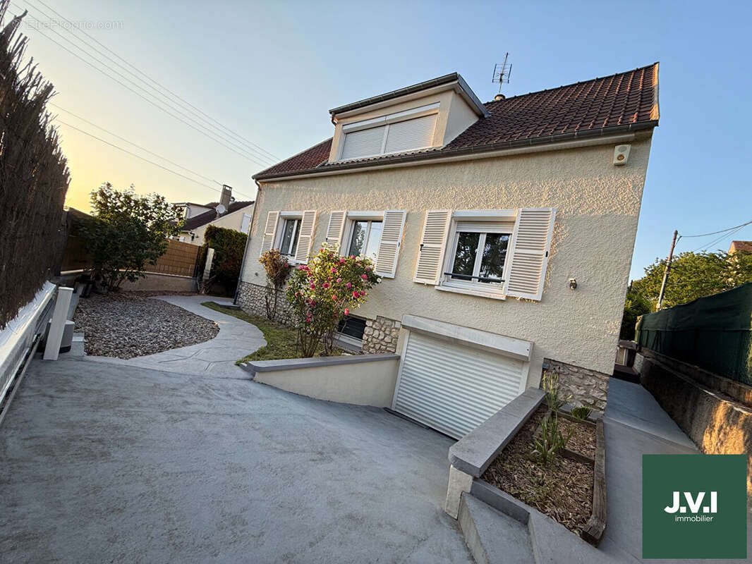 Maison à MONTMORENCY