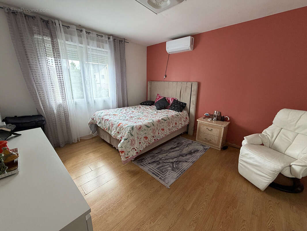 Appartement à LE BLANC-MESNIL