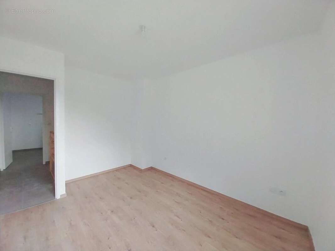 Appartement à COGNIN-LES-GORGES