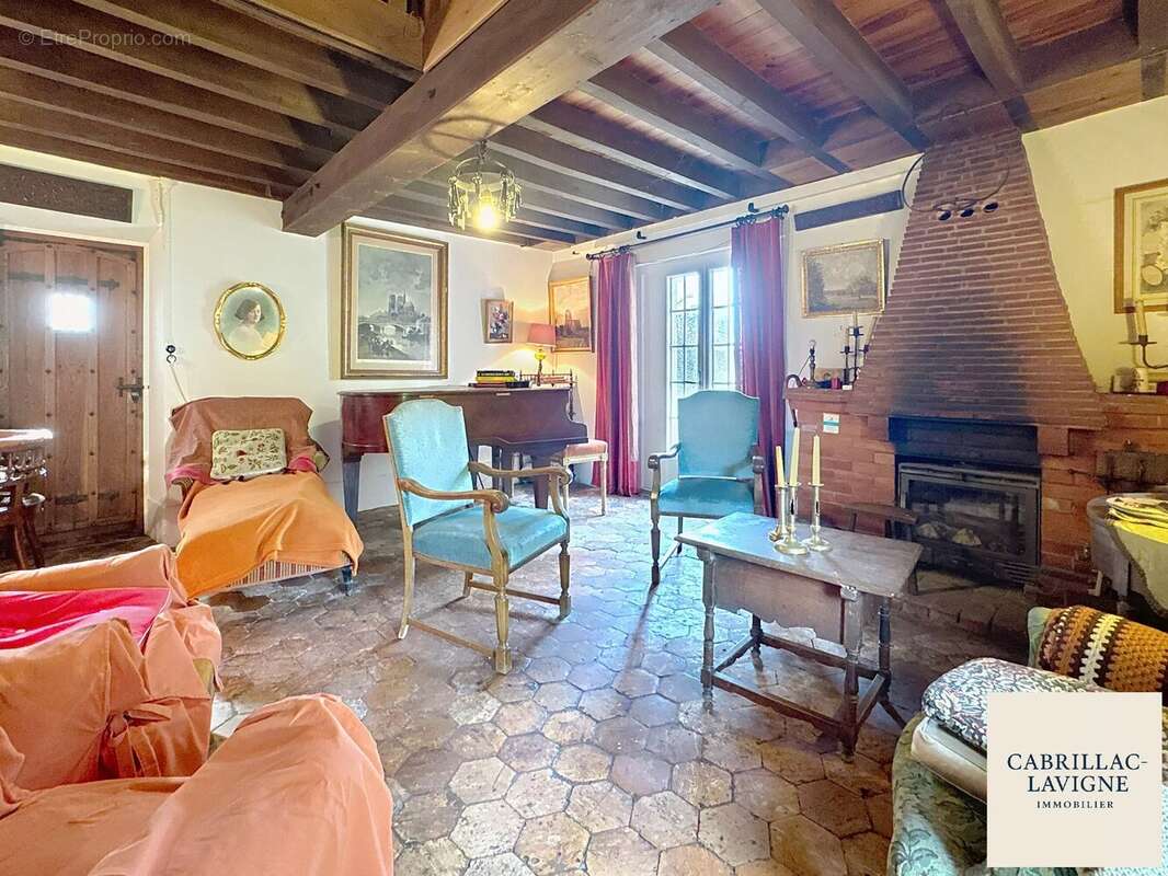 Appartement à VERNOU-LA-CELLE-SUR-SEINE