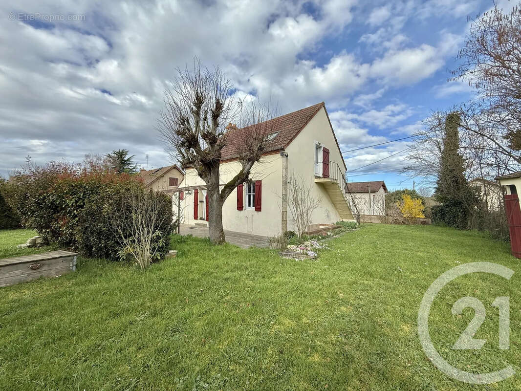 Maison à JALIGNY-SUR-BESBRE