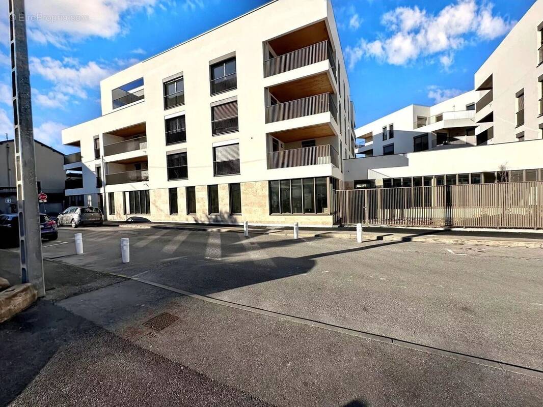 Commerce à BOURGOIN-JALLIEU