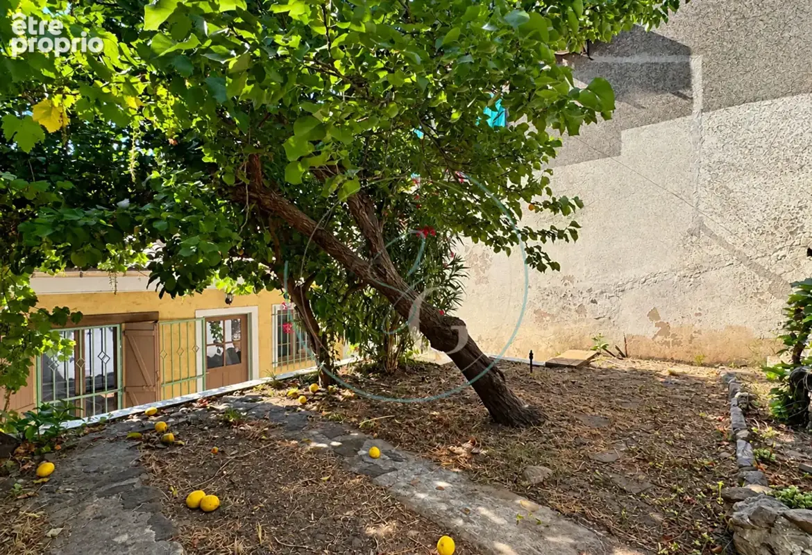 COGOLIN - Maison de village de 107 m² avec garage, jardin et terrasse - photo 7
