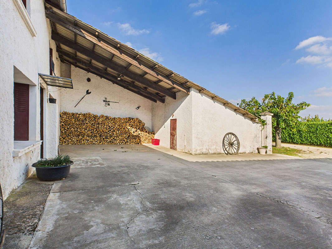 Maison à CHATEAUNEUF-SUR-ISERE