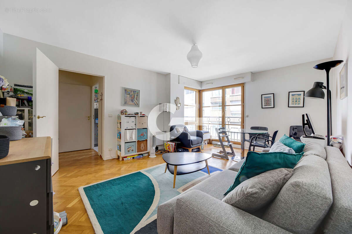 Appartement à PARIS-11E