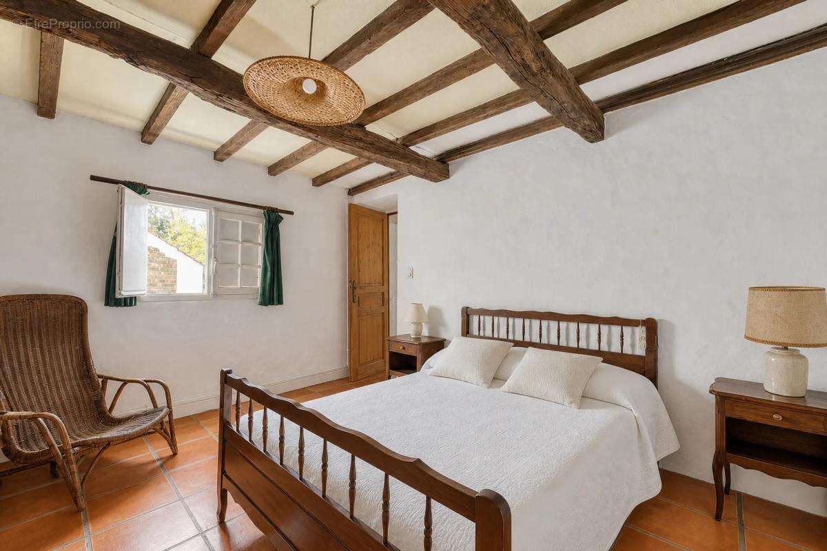 Authentique maison charentaise de 180 m² habitables avec piscine - photo 10